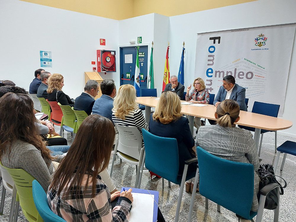 La Consejería de Empleo ha presentado en Mijas la ampliación hasta el 2 de diciembre del plazo para los incentivos a la contratación indefinida