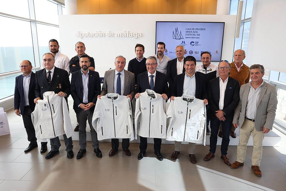 Más de 50 embarcaciones y 250 regatistas participarán en la Primera Liga Provincial de Cruceros Senda Azul que recorrerán, entre marzo y noviembre, el litoral de la provincia de Málaga