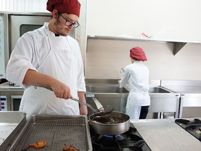 El desempleo en Andalucía aumenta en agosto en 2.882 personas por el final de la temporada turística