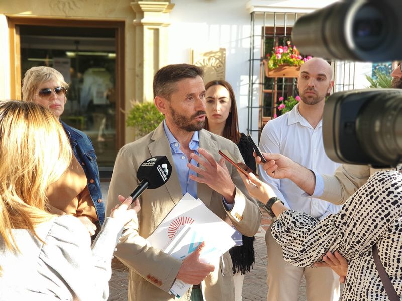 Ángel Mora (CS) denuncia el estado de insalubridad del nuevo depósito municipal de vehículos para trabajadores y usuarios