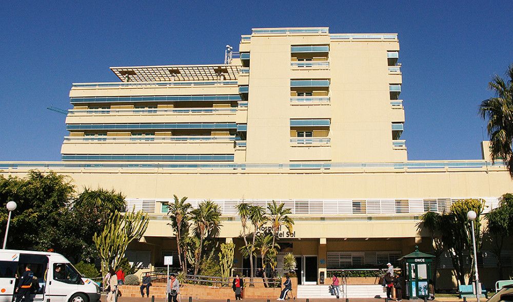Seis personas afectadas tras el incendio en el cuarto de contadores de un edificio en Marbella