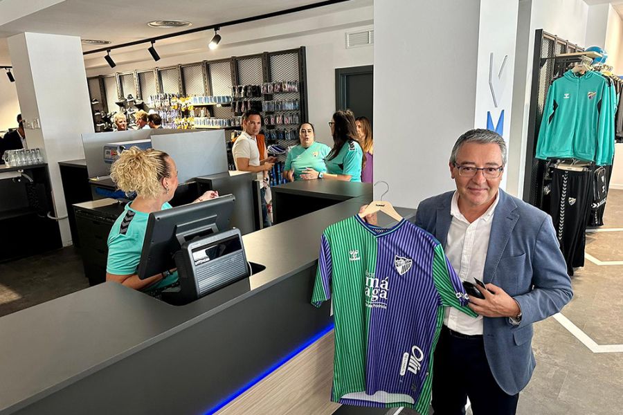 Presentada la nueva equipación del Málaga C.F