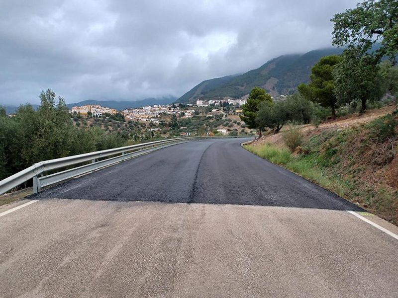 La Diputación comienza la mejora de tres carreteras de la Axarquía con una inversión de más de 376.000 euros