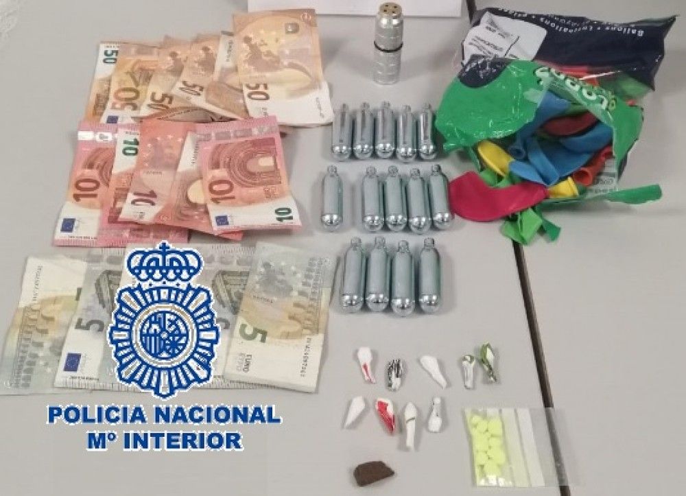 Una detenida en Fuengirola por vender globos con gas de la risa’ en una zona de ocio nocturno