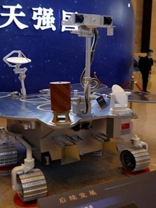 Orbitador chino enviado a Marte envía vídeo "selfie" en víspera de Año Nuevo Lunar
