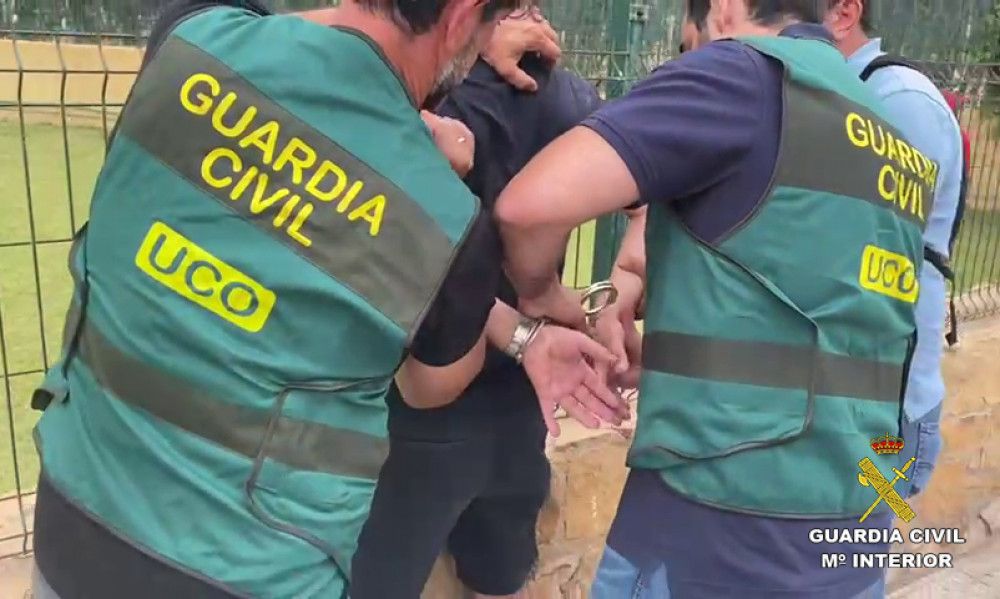 La Guardia Civil detiene en Alicante a dos huidos de la justicia acusados de tráfico de drogas y tentativa de homicidio respectivamente