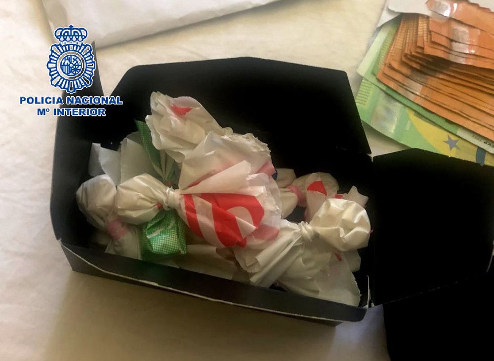 La Policía Nacional desarticula un clan familiar dedicado a la explotación sexual de mujeres en un domicilio de Estepona (Málaga)