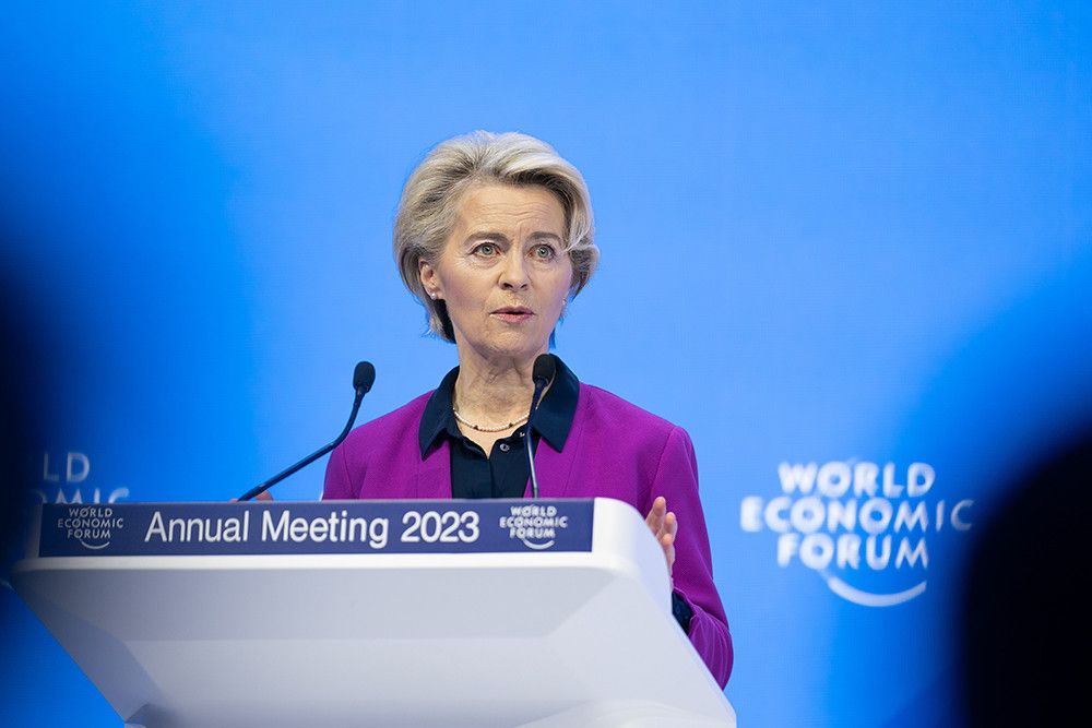 La presidenta de la Comisión Europea critica la política de subvenciones de China y de EEUU a las industrias de tecnologías limpias