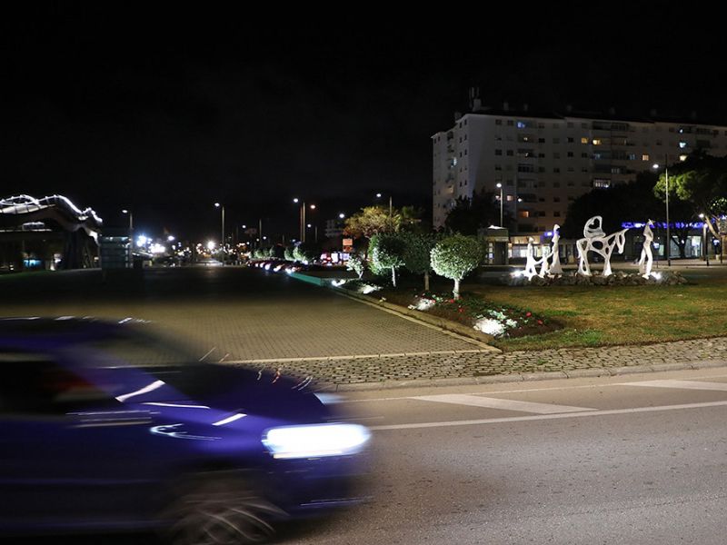El Ayuntamiento moderniza la iluminación y mejora la eficiencia energética en las avenidas Norberto Goizueta y Luis Braille de la zona sur del bulevar de San Pedro Alcántara