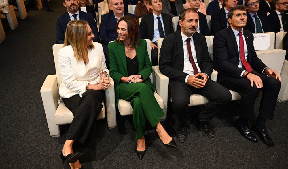 La consejera de Fomento pide celeridad en la ejecución de los corredores ferroviarios a su paso por Andalucía