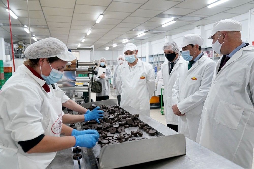El presidente andaluz anima a consumir productos andaluces en estas fechas