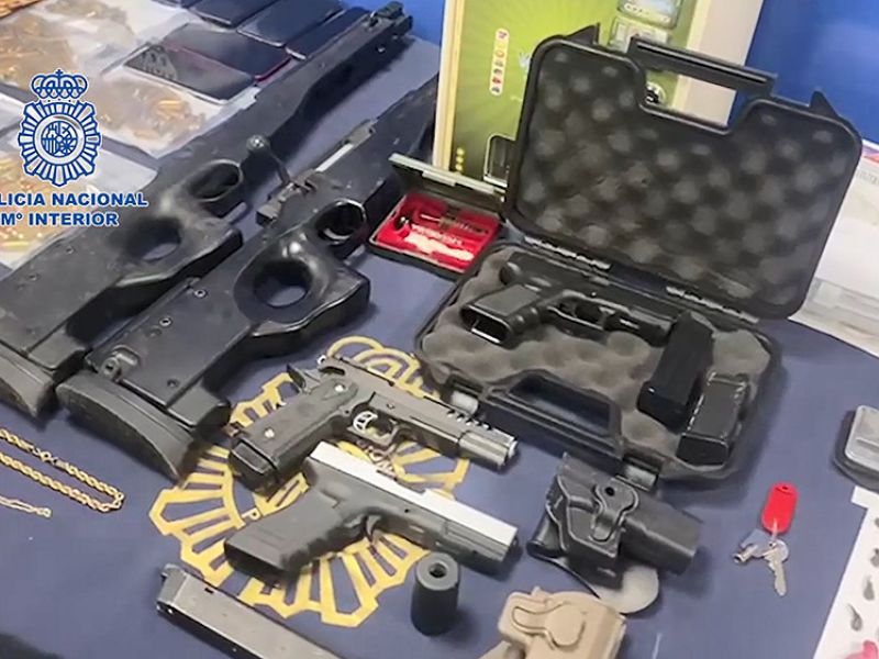 La Policía Nacional detiene en Málaga a 19 personas de un clan dedicado al tráfico de drogas, al que se atribuye también un atraco a una joyería