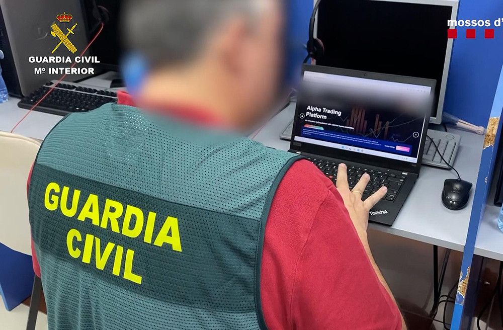 Guardia Civil y Mossos d’Esquadra desarticulan una organización criminal dedicada a estafas con criptomonedas en Albania