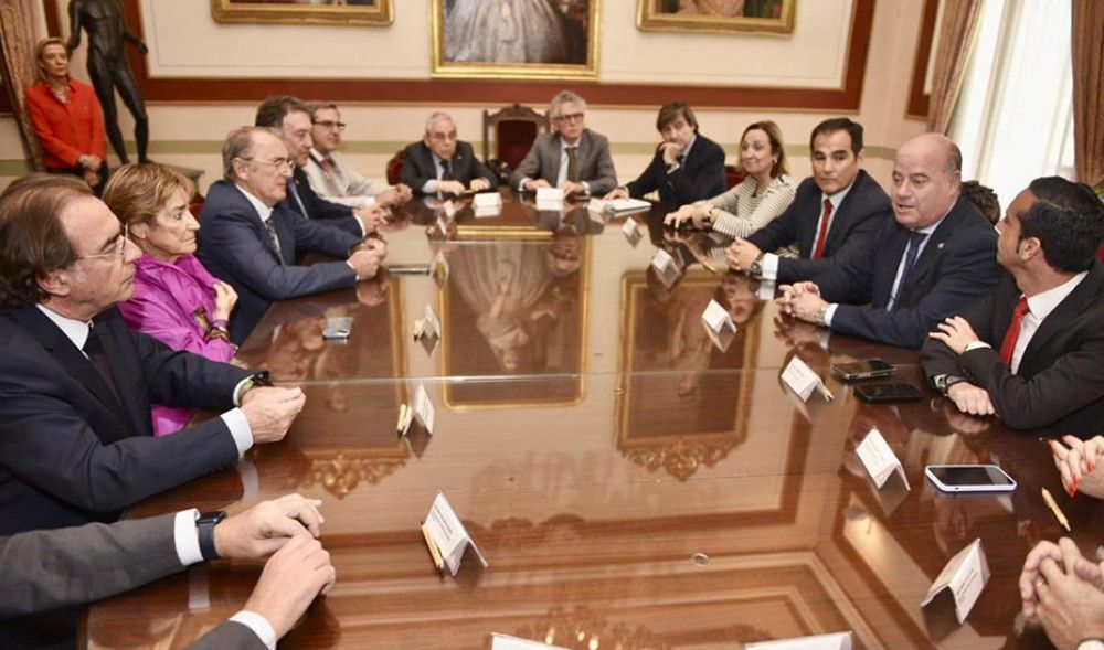 La Junta dará más voz a los abogados para que su visión de conjunto sea "un gran aliado" en la mejora del servicio de Justicia a la ciudadanía