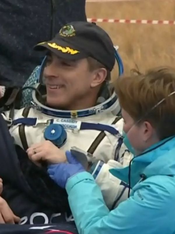 Los astronautas de la expedición 63 regresan a la Tierra procedentes de la ISS