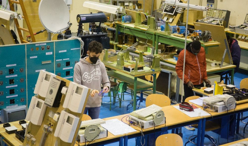 Educación impulsa la mayor oferta de la historia de la FP en Andalucía con 240 nuevos ciclos, 158 más que el curso anterior