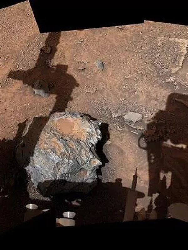 El rover Curiosity descubre otro meteorito metálico en Marte