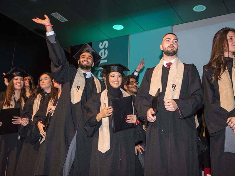 Les Roches Marbella gradúa a su nueva promoción: casi 200 alumnos de 66 países
