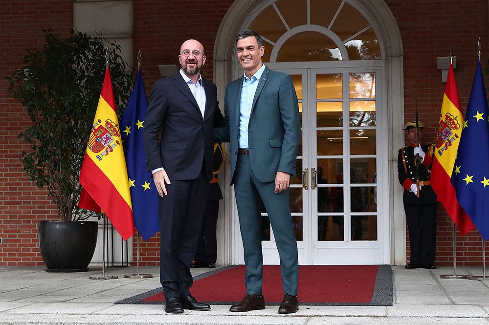 Pedro Sánchez recibe al presidente del Consejo Europeo en el inicio de la Presidencia española
