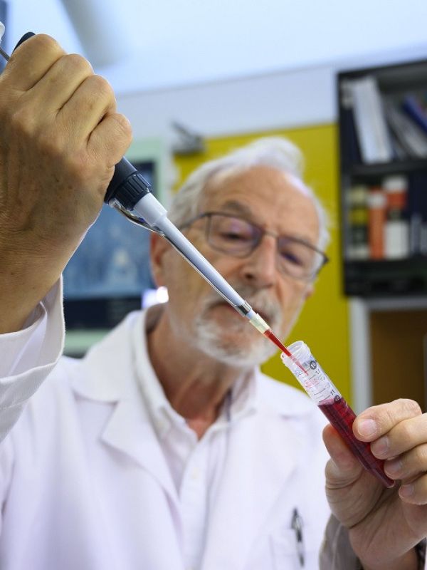 UNESPA dona 7 millones de euros al CSIC para impulsar la investigación de nuevos detectores rápidos, terapias y vacunas contra la covid-19