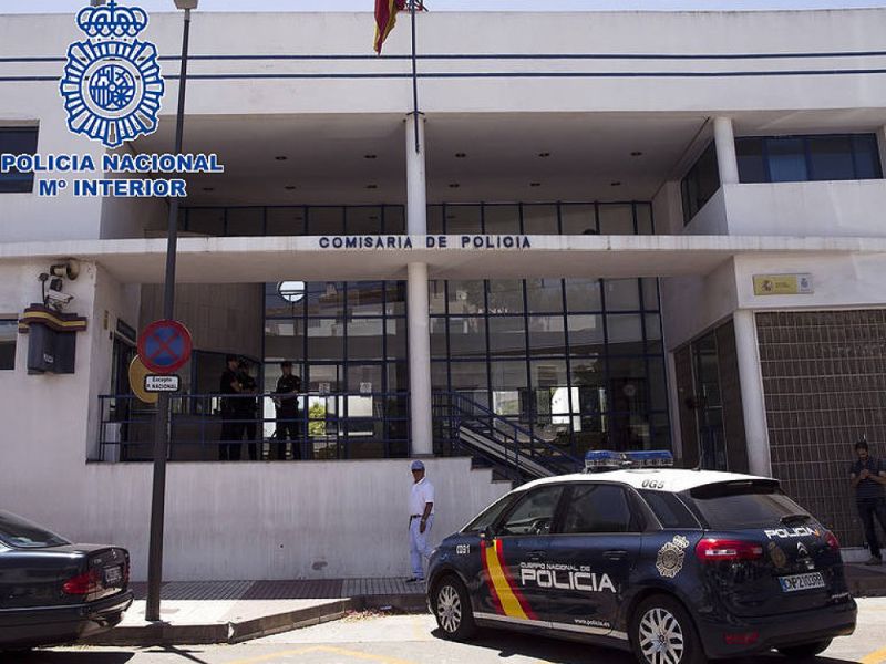 La Policía Nacional detiene a un hombre por su presunta implicación en la muerte de una mujer que se precipitó en extrañas circunstancias desde un cuarto piso en Las Albarizas