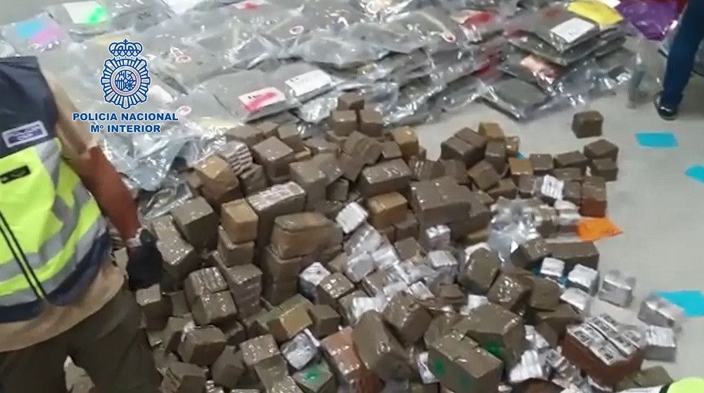 La Policía Nacional desarticula en Málaga una red criminal que ocultaba cannabis en dobles fondos de divanes y canapés para su posterior envío al Reino Unido
