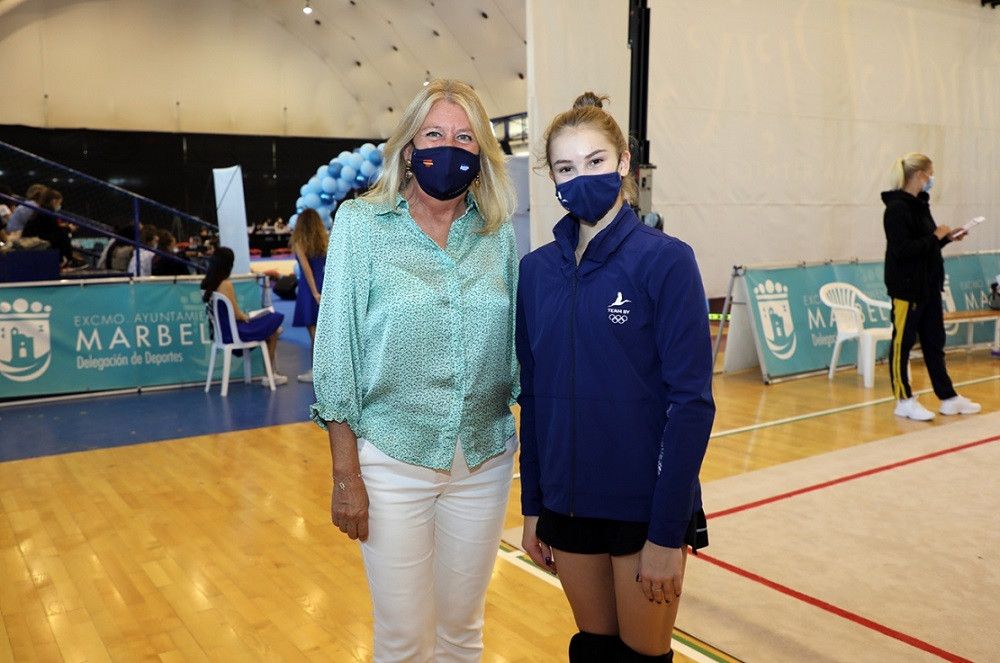 La alcaldesa destaca el éxito del binomio turismo y deporte durante la celebración en la ciudad del Grand Prix de Gimnasia Rítmica