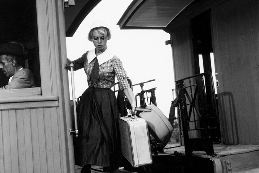 Una exposición fotográfica inédita de La Térmica recoge el paso de la estrella Brigitte Bardot por la provincia de Málaga