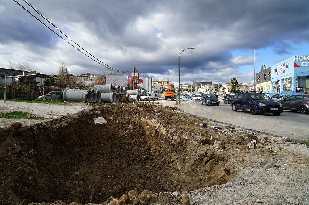 Comienzan las obras de la tercera fase de la avenida de España en Coín, donde la Diputación invierte un millón de euros
