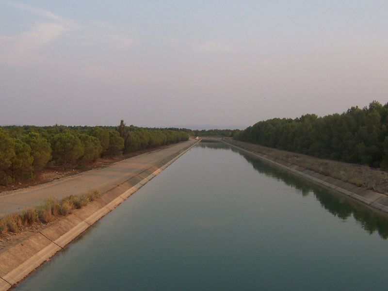 La Confederación Hidrográfica del Segura reparte 80 Hm3 anuales de agua desalada para atender los regadíos del trasvase Tajo-Segura