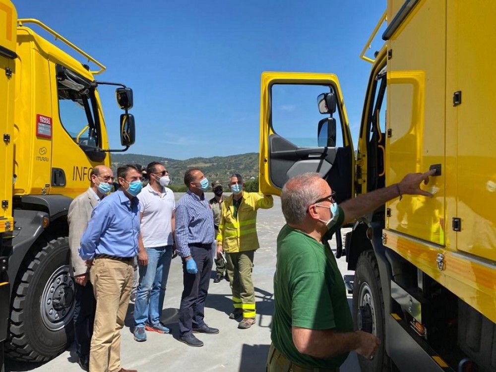 El Infoca incorpora en Málaga tres nuevos camiones autobomba para la protección del patrimonio forestal