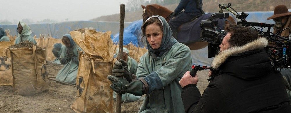 Expertos de Naciones Unidas en crisis humanitarias asesoran a los guionistas de la serie "El Cuento de la Criada"