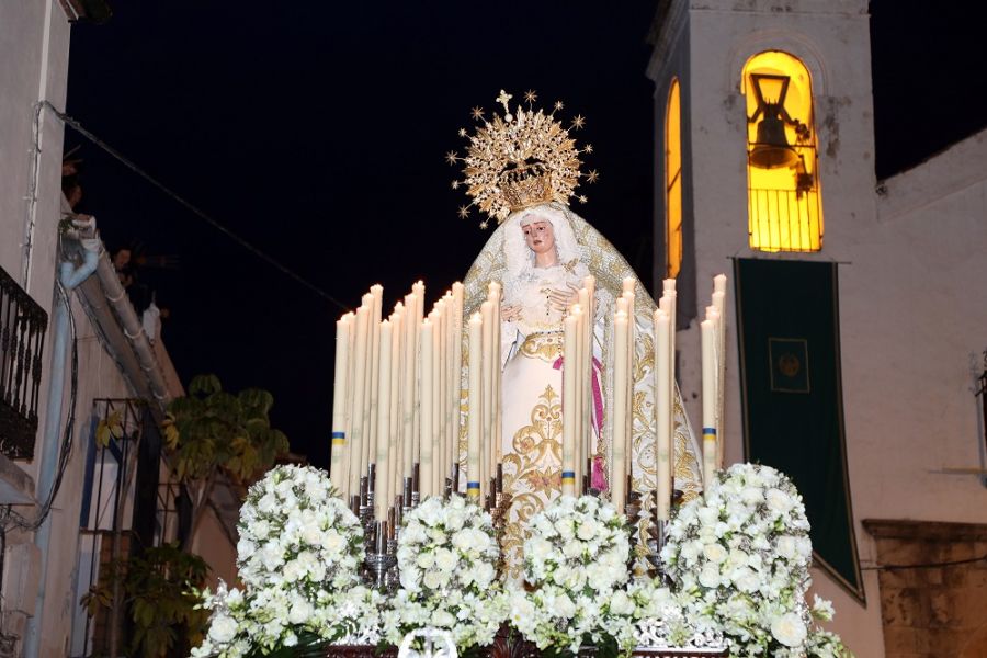 Marbella arropa a la Hermandad de La Columna en su esperado reencuentro con el Barrio Alto