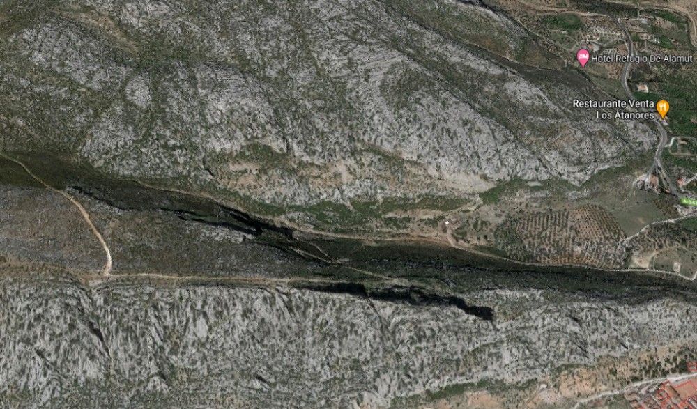 Rescatado y evacuado al hospital un hombre tras sufrir una caída en la montaña en el Valle de Abdalajís