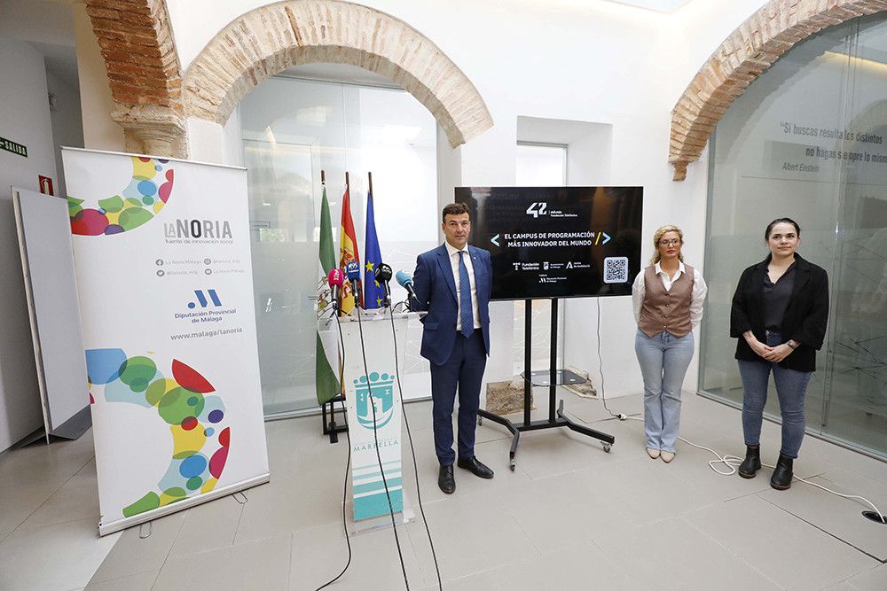 La Diputación informa en Marbella sobre las oportunidades formativas del campus de programación 42 Málaga