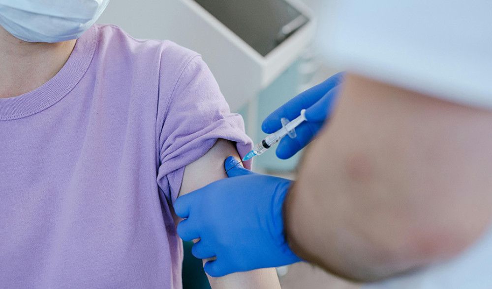 Andalucía llega en un mes al millón de vacunas puestas frente a la gripe en la campaña 2023-2024