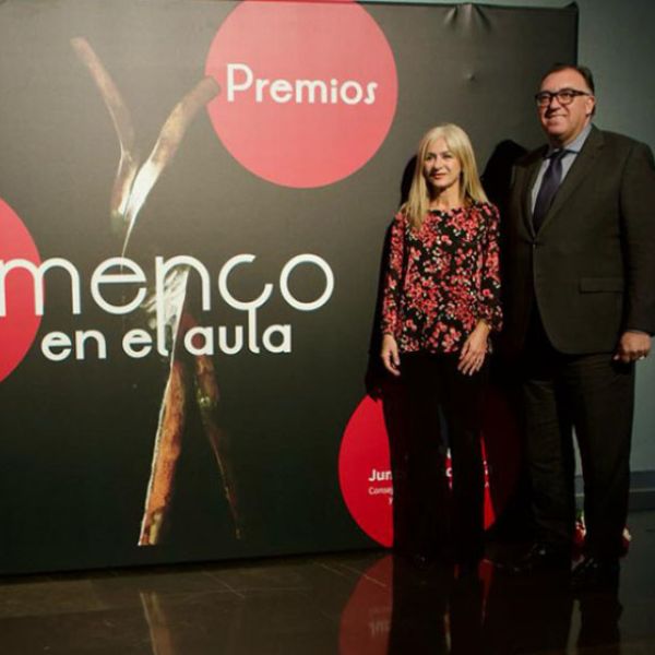 Andalucía reconoce a Carmen Linares por su contribución a la difusión del flamenco en las aulas