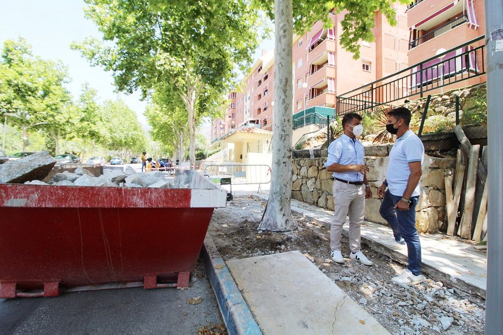 El Ayuntamiento realiza obras de mejora en la avenida José Manuel Vallés, uno de los principales accesos al mercadillo de Marbella