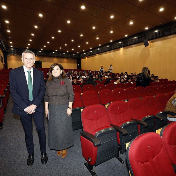 Más de 300 alumnos de 1º y 2º de Bachillerato participan en una jornada de puertas abiertas de la UNED de Marbella, que incorporará el próximo curso el Grado de Educación Infantil
