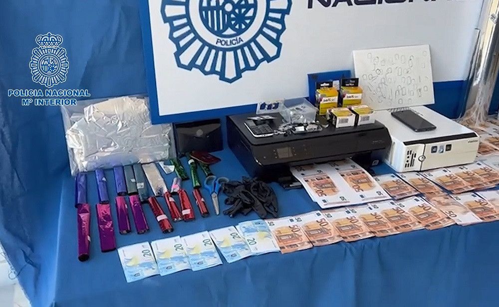 Desmantelado el laboratorio gráfico más activo de Andalucía en la producción de billetes falsos de 50 y 20 euros