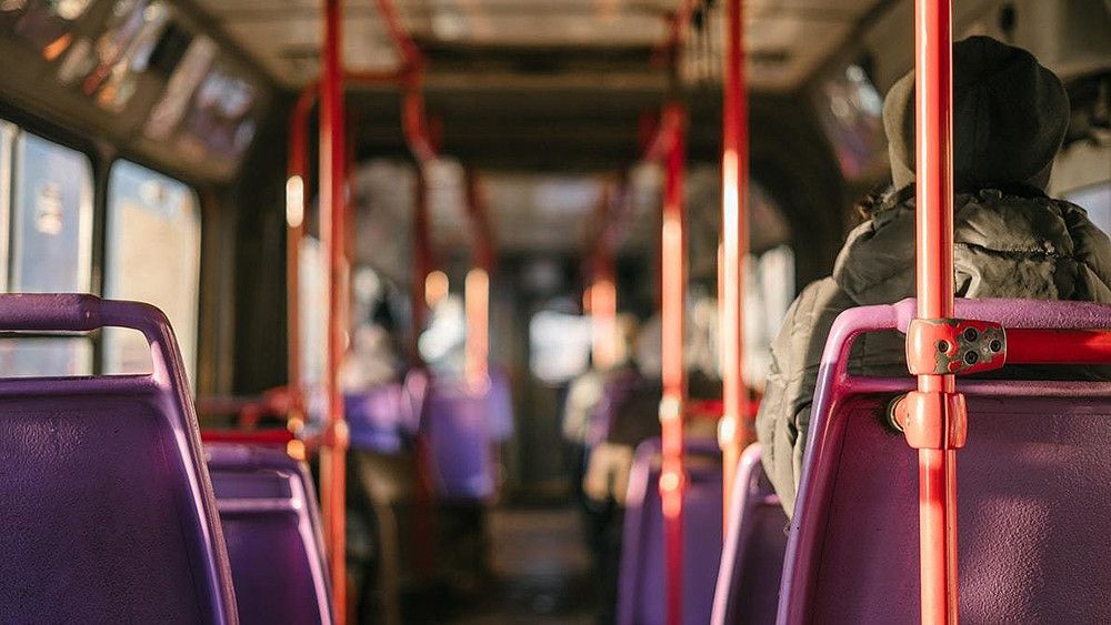 El ministerio recibe el compromiso de las CCAA y de casi 140 entidades locales para rebajar un 50% el precio del transporte público