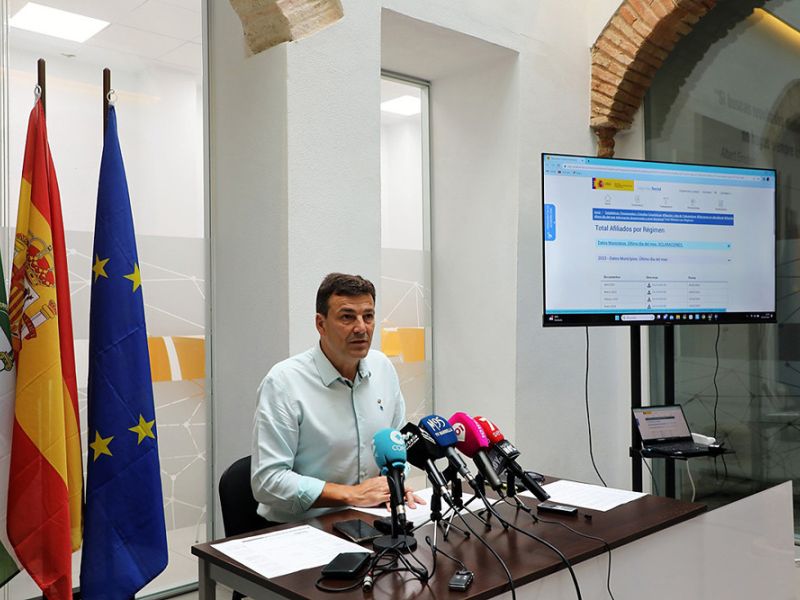 Marbella registra un nuevo récord en el mes de julio al bajar por primera vez la cifra de 8.000 desempleados