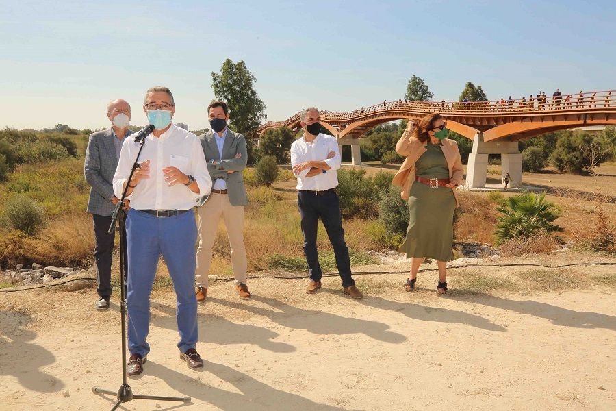 La pasarela de madera del Guadalhorce, la más grande de Europa, se convierte en el principal hito de la Senda Litoral
