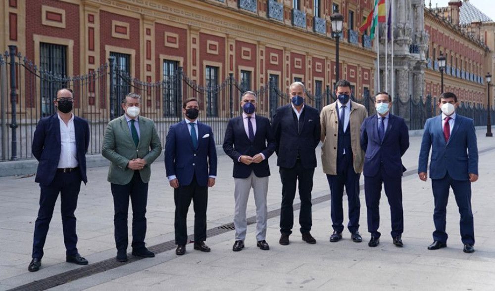 Junta y sector taurino buscan vías para garantizar la viabilidad de la celebración de espectáculos