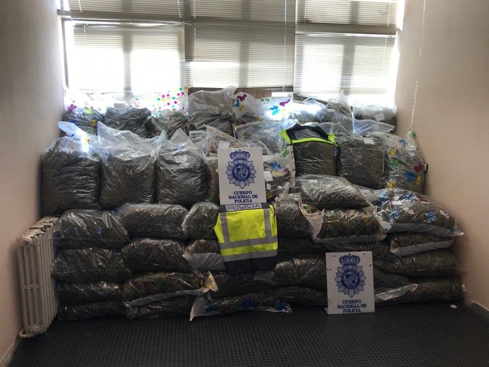 La Policía Nacional impide la venta de 355 kilos de cogollos de marihuana a un grupo de narcos para su distribución en Alemania
