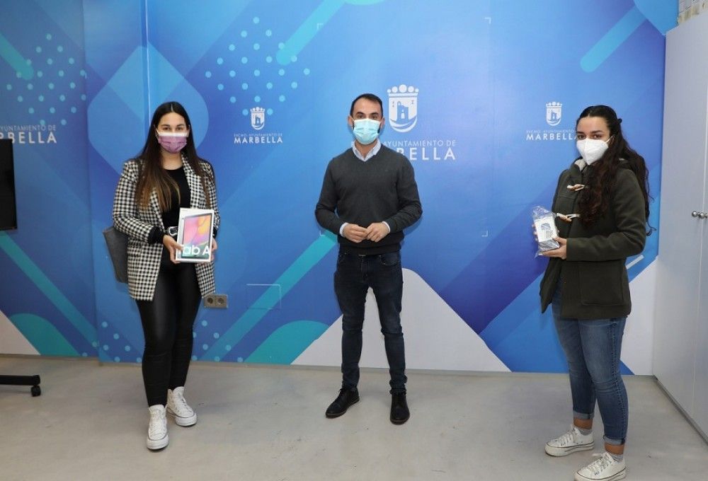 Juventud entrega los premios del concurso TikTok Felicita Tu Navidad’ a María Gómez, Marina Martín y Miguel Ángel González