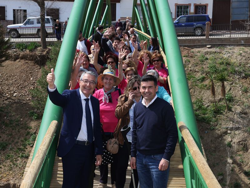 La Diputación destina casi 800.000 euros a nuevos senderos para integrar el casco urbano de Riogordo en la Gran Senda
