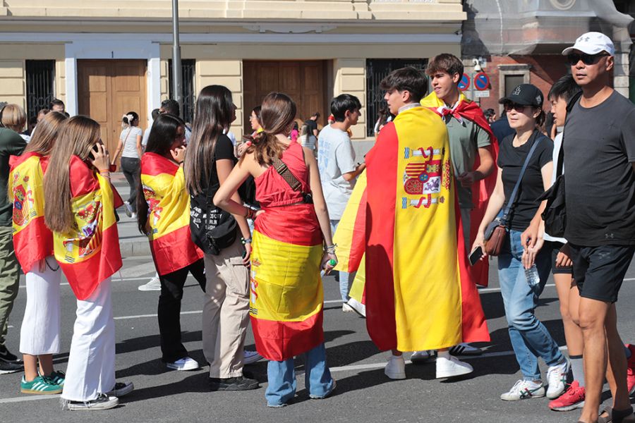 Los reyes, acompañados de la princesa de Asturias, presiden los actos por el Día de la Fiesta Nacional