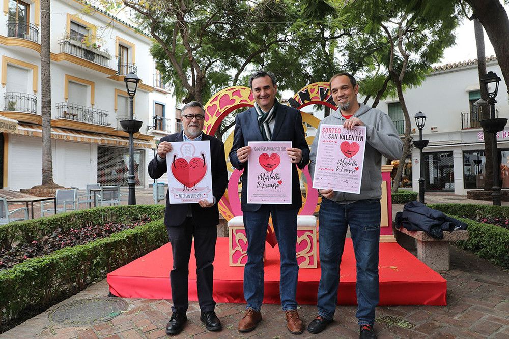 Comerciantes y hosteleros ponen en marcha la campaña Marbella te enamora’ para incentivar las compras en más de una treintena de establecimientos con motivo del Día de San Valentín