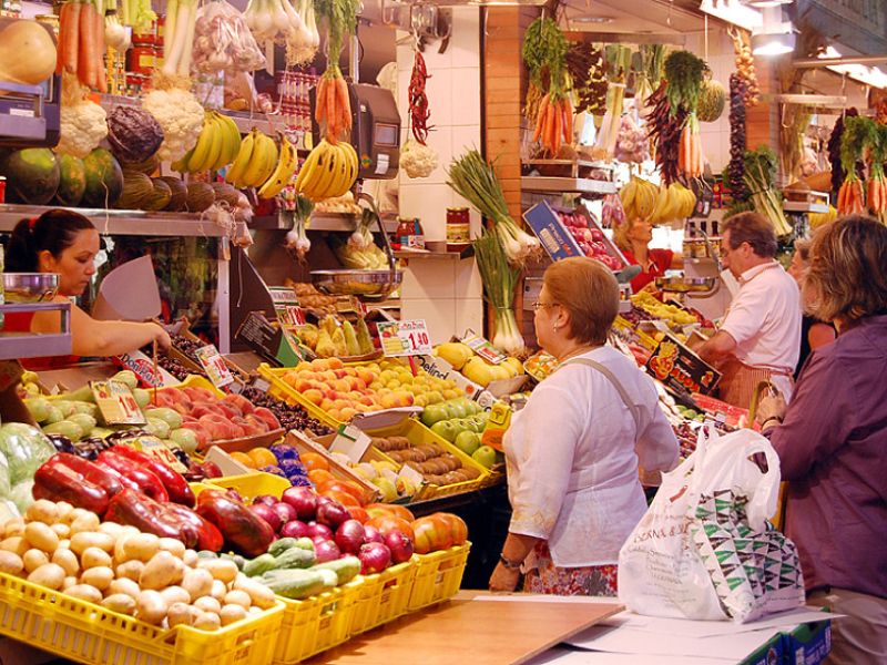 El Gobierno adjudica 104,52 M€ a 119 proyectos para modernizar los mercados municipales